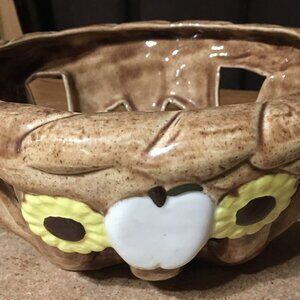 VINTAGE 1980 GOOD TIME MOLDS APPLE FLOWERS BASKET BOWL